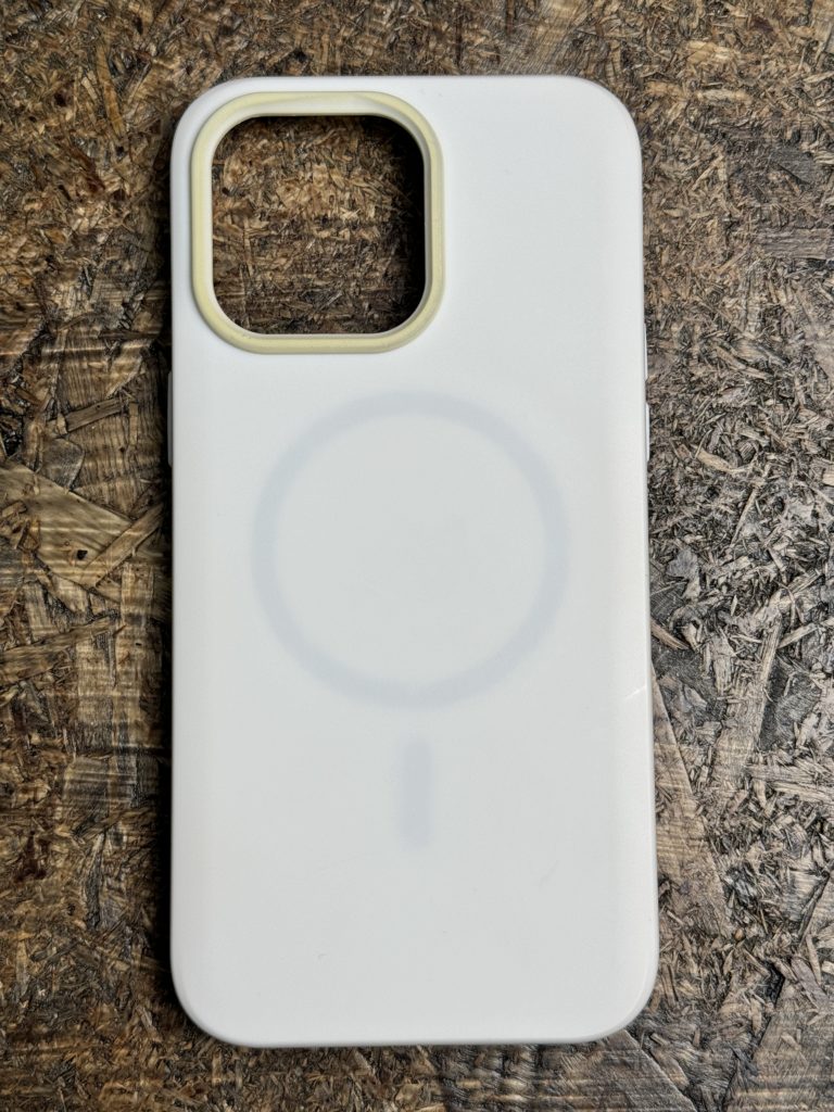 RHINOSHIELD SolidSuit ケース　黄ばみがすごい